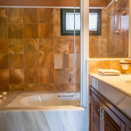 Eva Exclusive 3 Bed Sea View Willa
